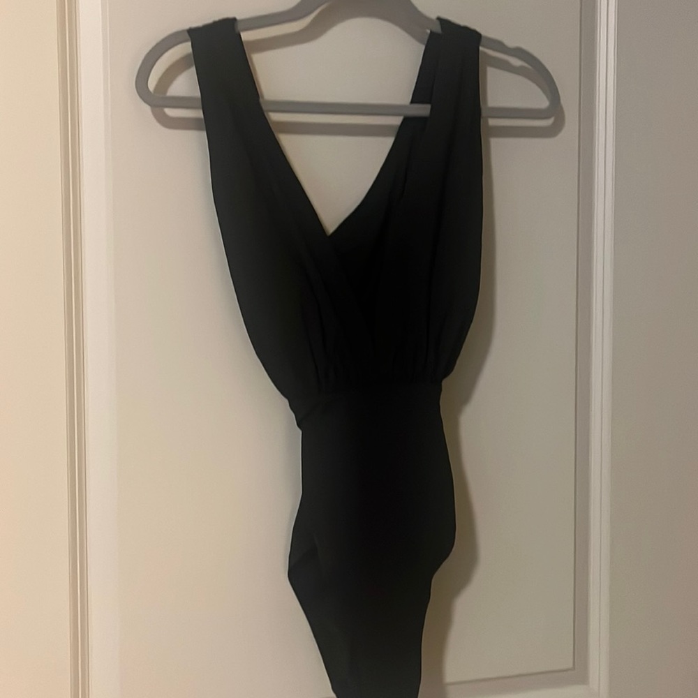 NWOT Sejin global swimsuit, size small. Designer sample